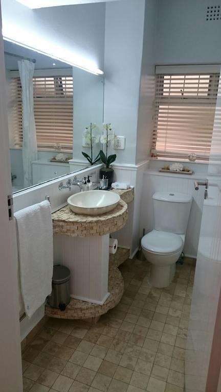 Appartamento Caprice Camps Bay Esterno foto