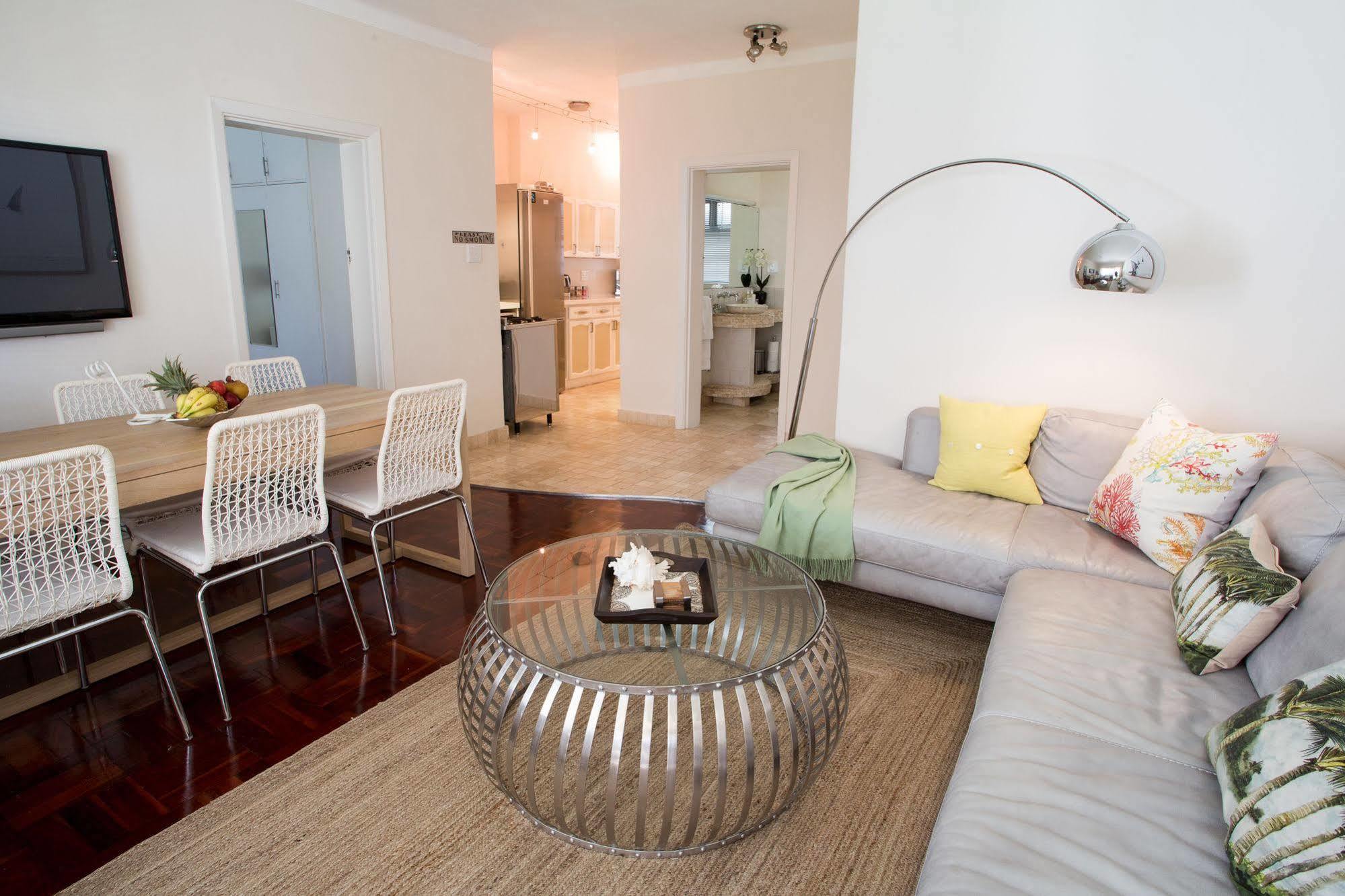 Appartamento Caprice Camps Bay Esterno foto