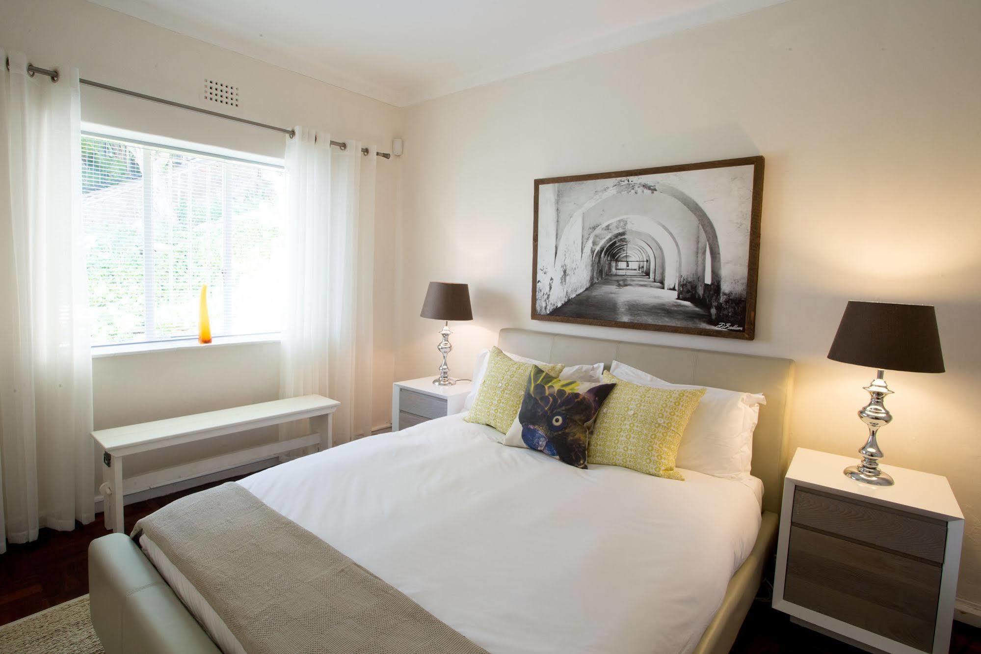 Appartamento Caprice Camps Bay Esterno foto