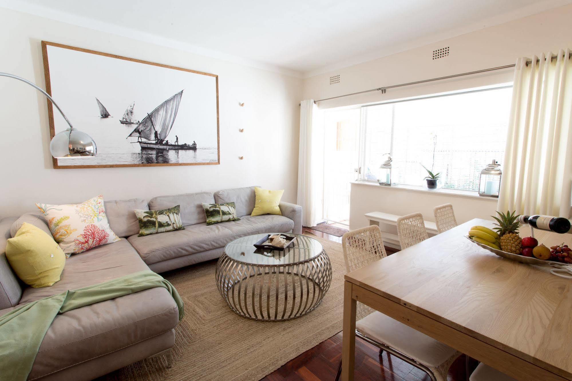 Appartamento Caprice Camps Bay Esterno foto