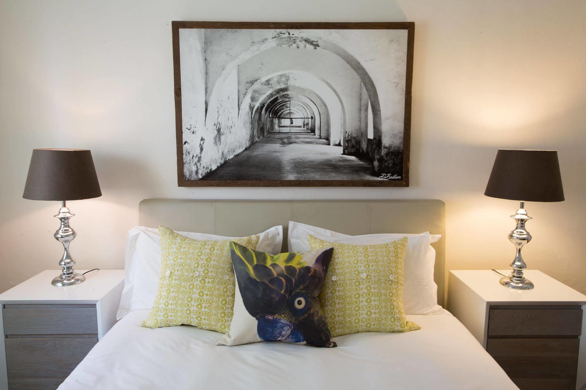 Appartamento Caprice Camps Bay Esterno foto