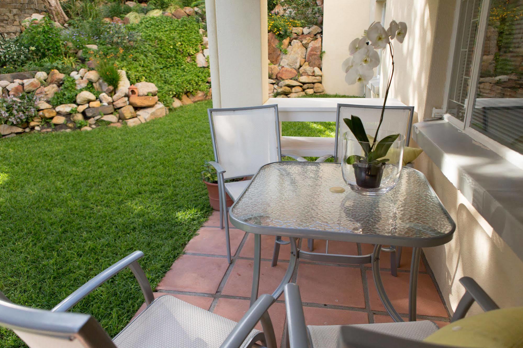 Appartamento Caprice Camps Bay Esterno foto